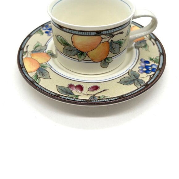 Mikasa Garden Harvest Intaglio CAC29 Cup & Saucer Set Pears Grapes Fruit Vintage - Picture 2 of 11